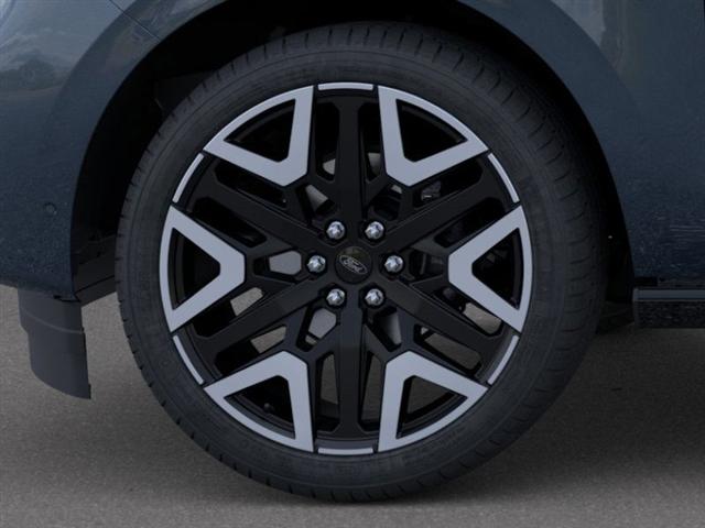 new 2025 Ford Expedition car, priced at $86,532