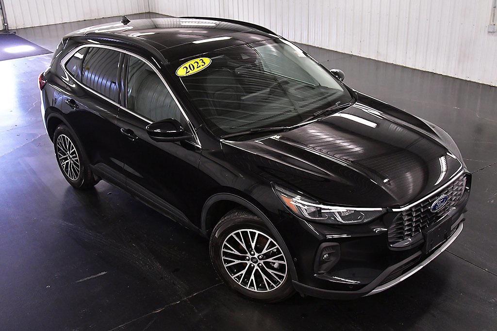 used 2023 Ford Escape PHEV car, priced at $25,000