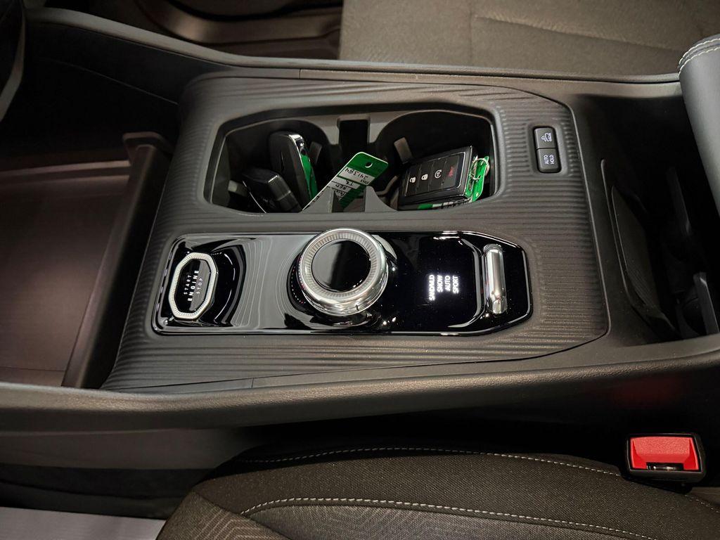 new 2026 Jeep Cherokee car, priced at $38,790