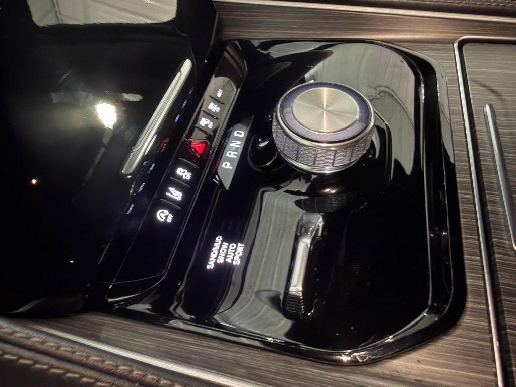 used 2024 Jeep Wagoneer L car, priced at $35,900