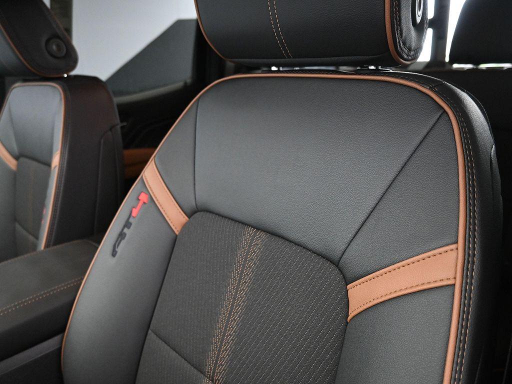 new 2025 GMC Canyon car, priced at $43,871