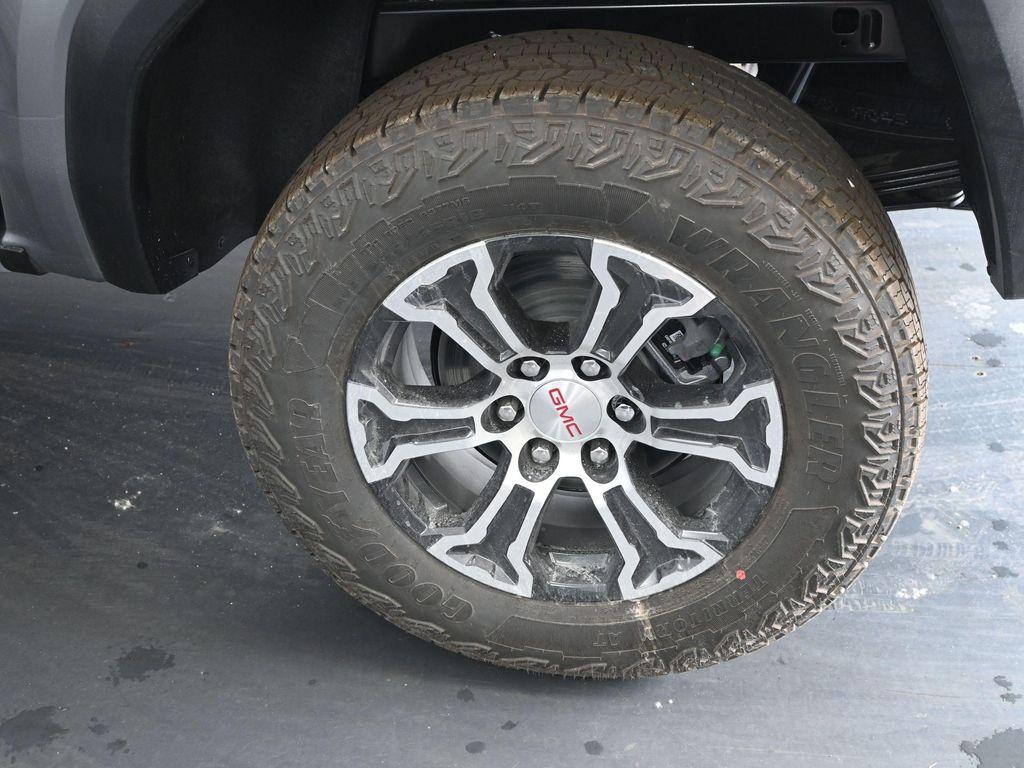 new 2025 GMC Canyon car, priced at $43,871