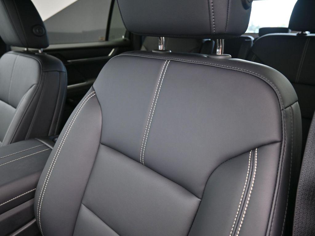 new 2025 GMC Acadia car, priced at $46,771