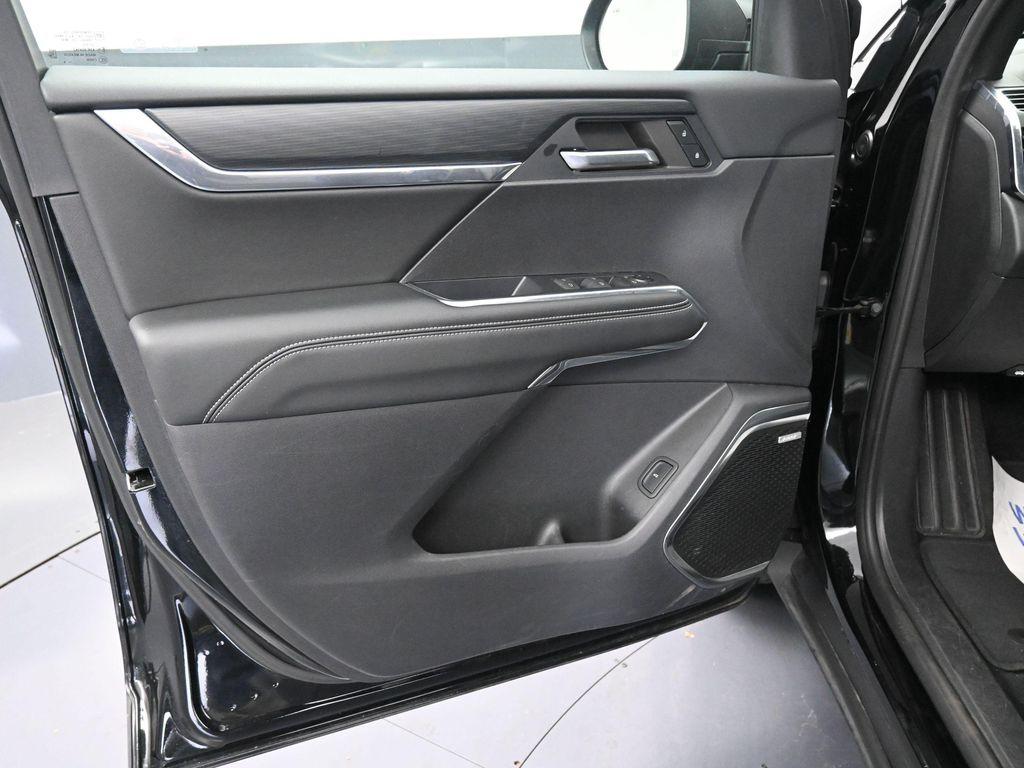 used 2024 GMC Acadia car, priced at $33,272