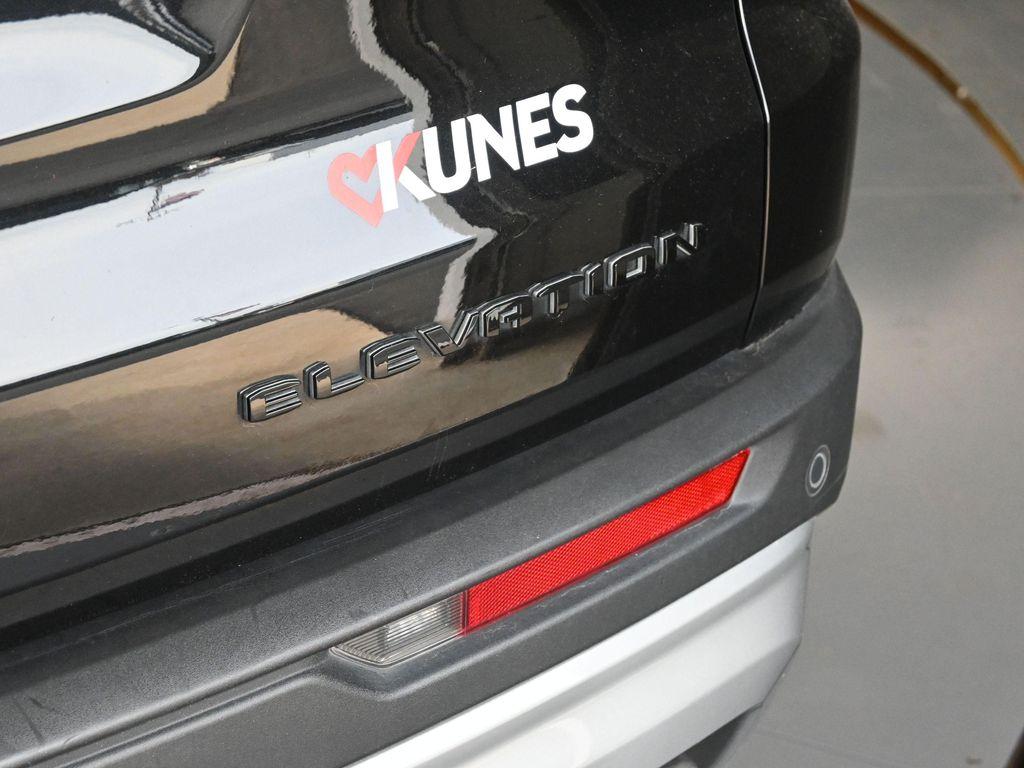 used 2024 GMC Acadia car, priced at $33,272