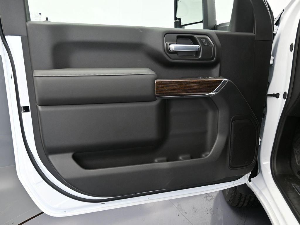 new 2025 GMC Sierra 2500 car, priced at $54,026