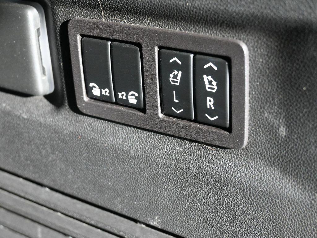 used 2023 GMC Yukon XL car, priced at $51,490