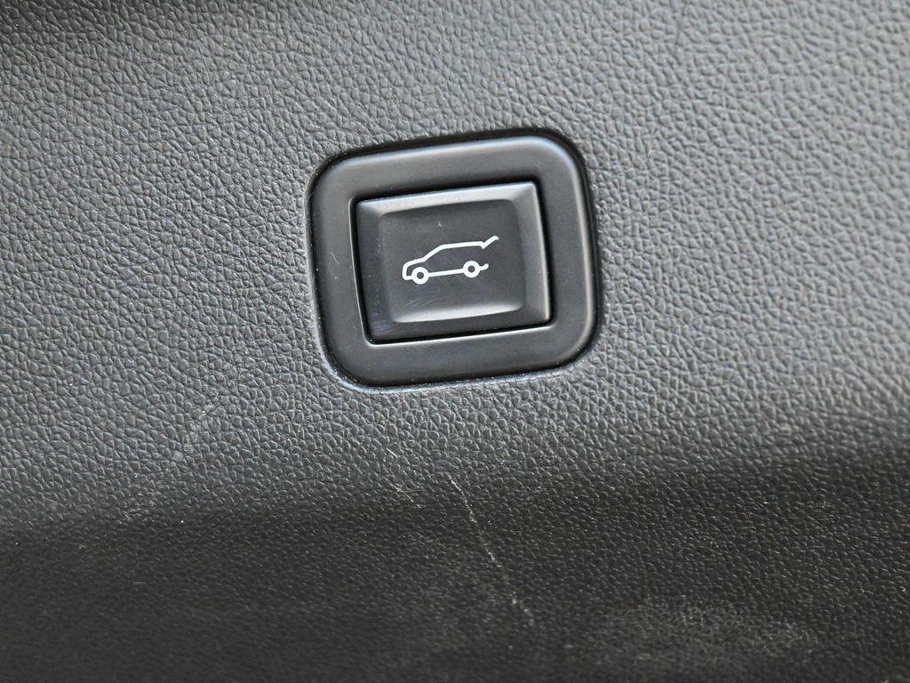 used 2023 GMC Yukon XL car, priced at $51,490