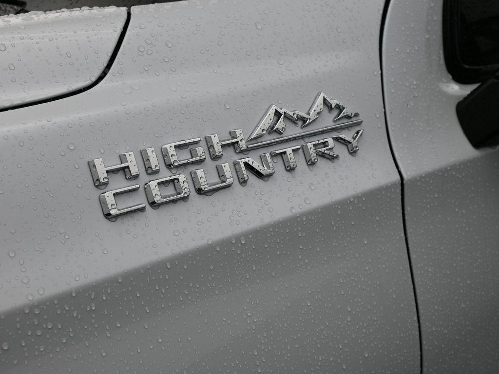 new 2026 Chevrolet Suburban car, priced at $99,670