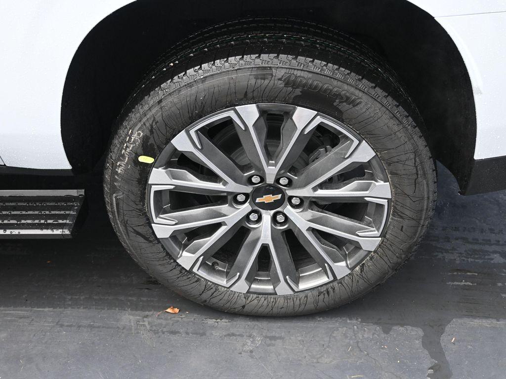 new 2026 Chevrolet Suburban car, priced at $99,670