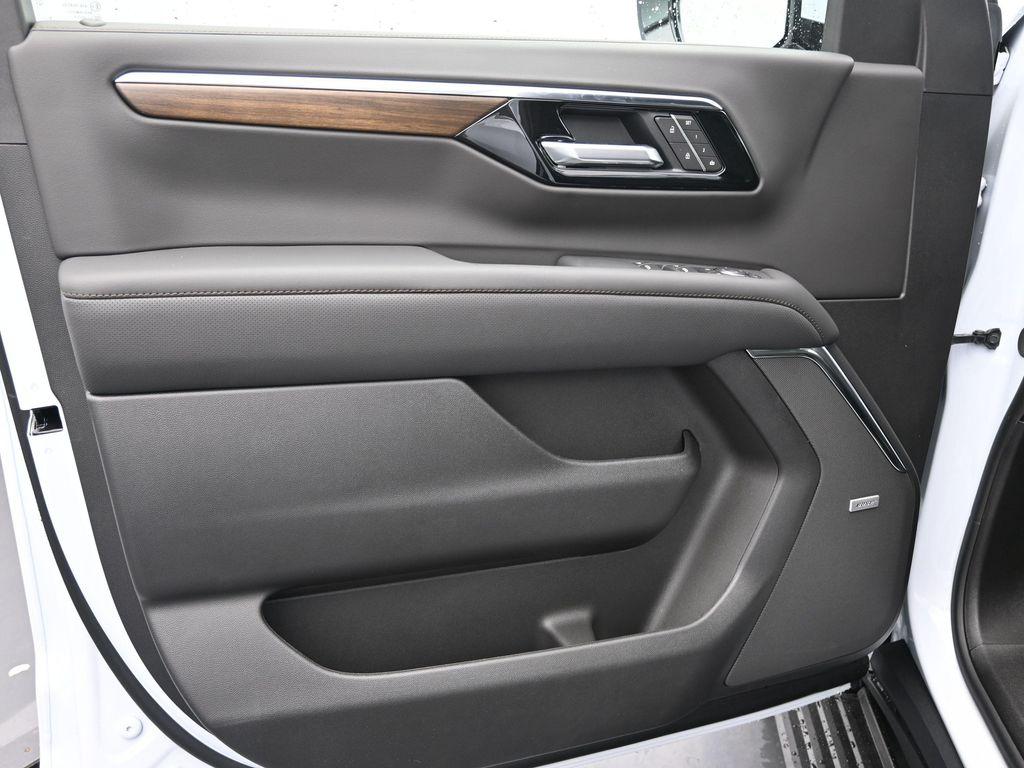 new 2026 Chevrolet Suburban car, priced at $99,670