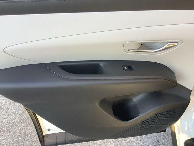 new 2026 Hyundai TUCSON Hybrid car, priced at $36,580