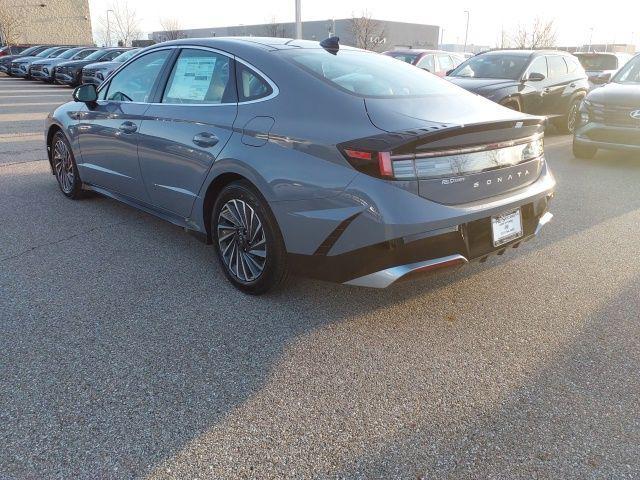 new 2026 Hyundai Sonata Hybrid car, priced at $40,050