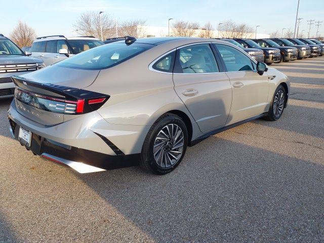 new 2026 Hyundai Sonata Hybrid car, priced at $40,050