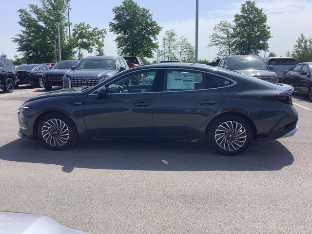 new 2025 Hyundai Sonata Hybrid car, priced at $33,248