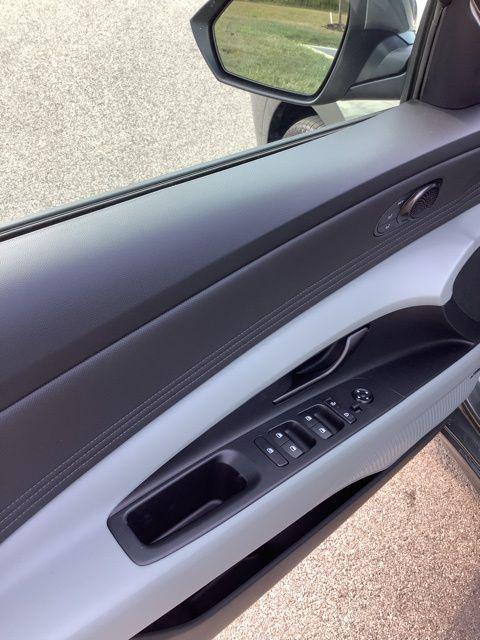 new 2025 Hyundai ELANTRA HEV car, priced at $31,655