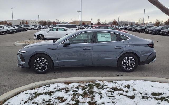 new 2026 Hyundai Sonata Hybrid car, priced at $30,845