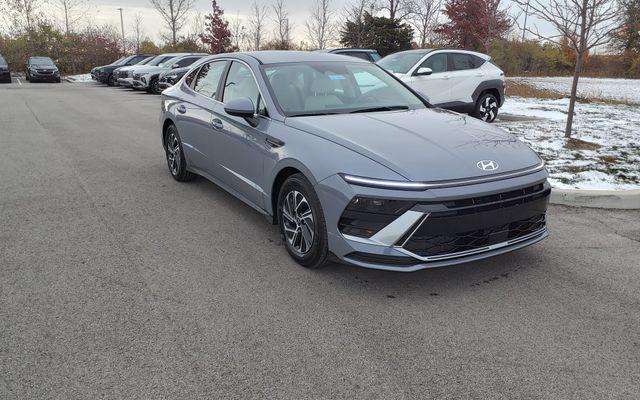 new 2026 Hyundai Sonata Hybrid car, priced at $30,845