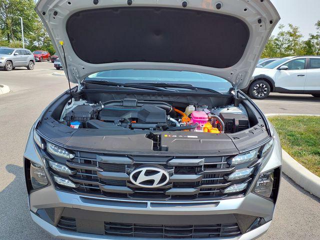 new 2025 Hyundai TUCSON Hybrid car, priced at $39,100
