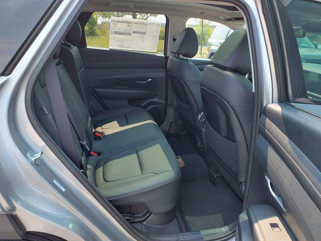 new 2025 Hyundai TUCSON Hybrid car, priced at $39,100