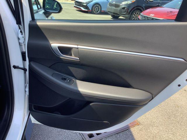 new 2025 Hyundai Sonata Hybrid car, priced at $33,653