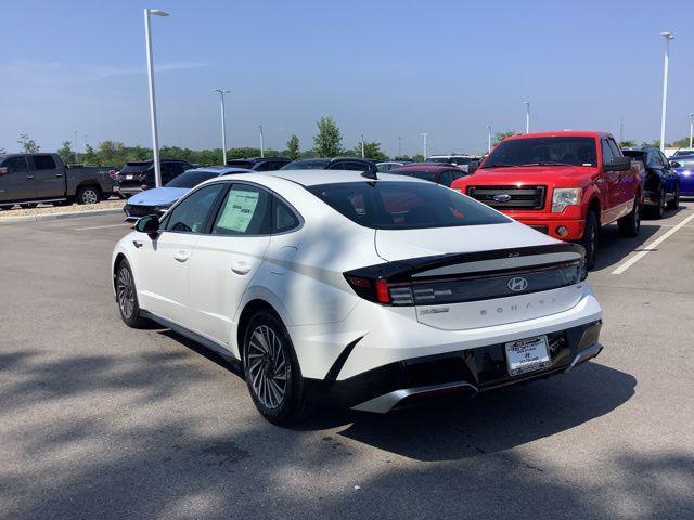 new 2025 Hyundai Sonata Hybrid car, priced at $33,653