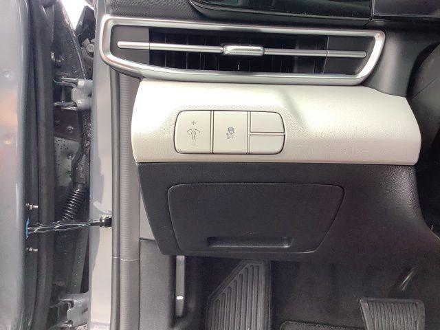 new 2025 Hyundai Elantra car, priced at $28,625