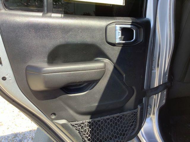 used 2021 Jeep Gladiator car, priced at $34,538