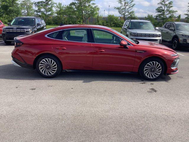 new 2025 Hyundai Sonata Hybrid car, priced at $33,540
