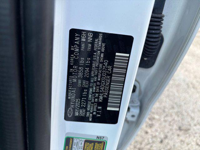 used 2025 Hyundai Elantra car, priced at $21,384