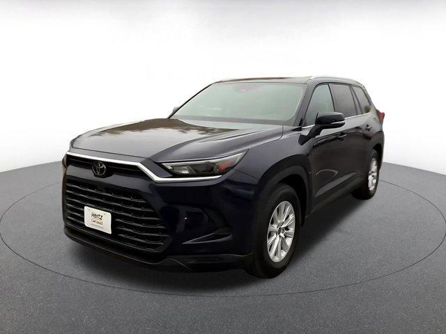 used 2025 Toyota Highlander car, priced at $42,400