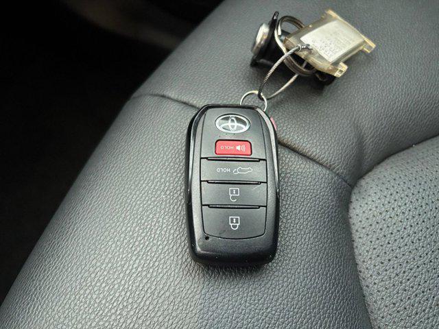 used 2025 Toyota Highlander car, priced at $42,400