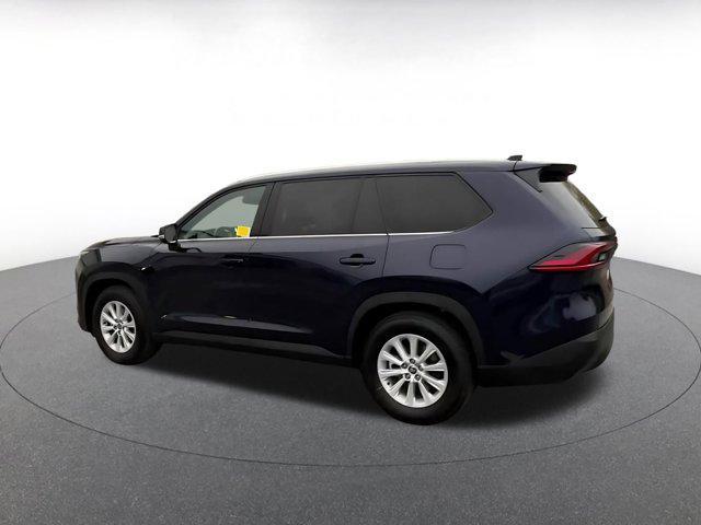 used 2025 Toyota Highlander car, priced at $42,400