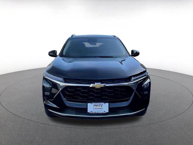 used 2025 Chevrolet Trax car, priced at $20,916