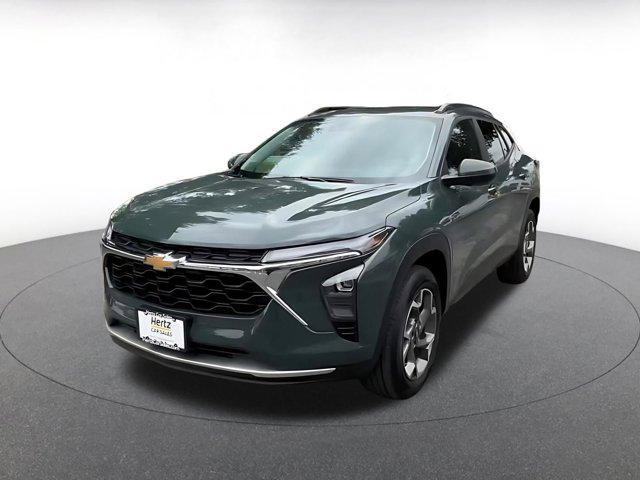 used 2025 Chevrolet Trax car, priced at $20,189
