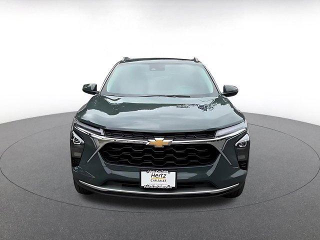 used 2025 Chevrolet Trax car, priced at $20,189
