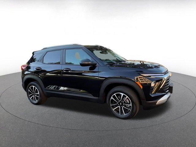 used 2025 Chevrolet TrailBlazer car, priced at $22,348