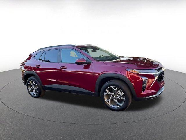 used 2025 Chevrolet Trax car, priced at $20,886
