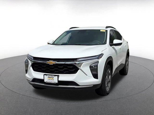 used 2025 Chevrolet Trax car, priced at $21,274
