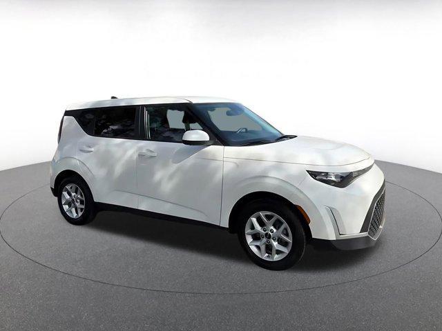used 2025 Kia Soul car, priced at $17,327