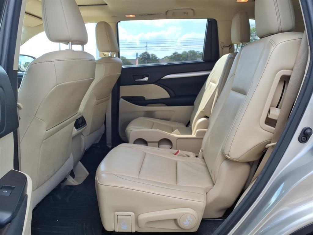 used 2014 Toyota Highlander car, priced at $19,937
