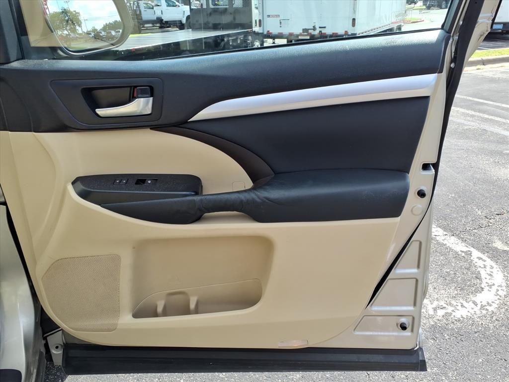 used 2014 Toyota Highlander car, priced at $19,937