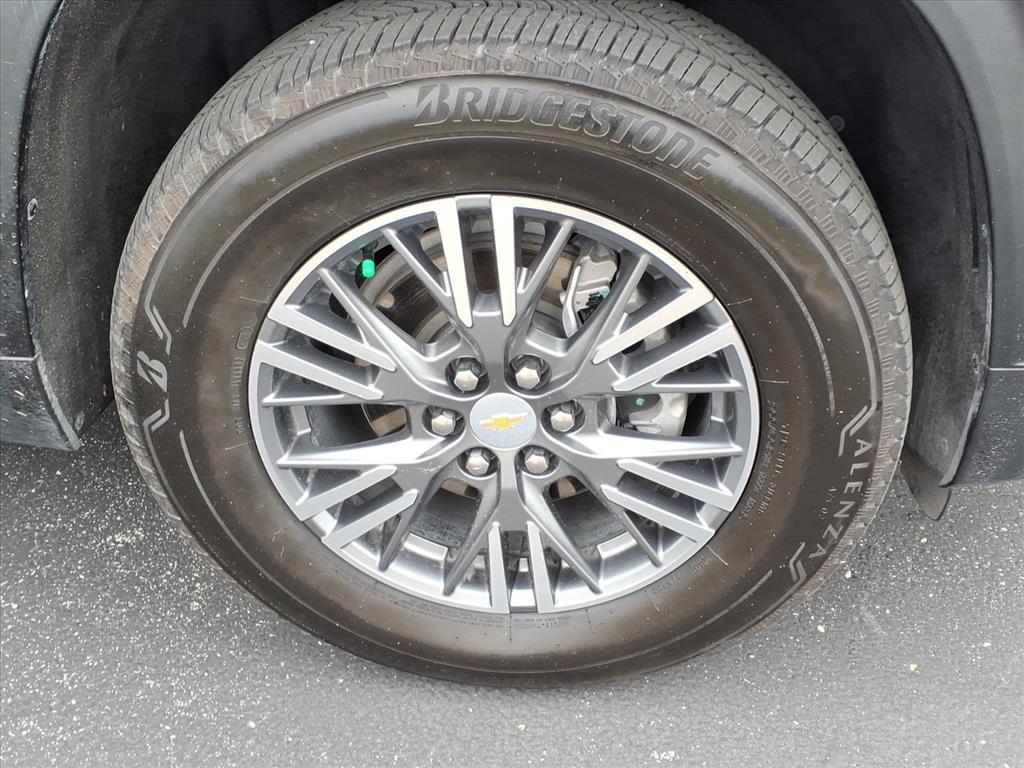 used 2025 Chevrolet Traverse car, priced at $35,920