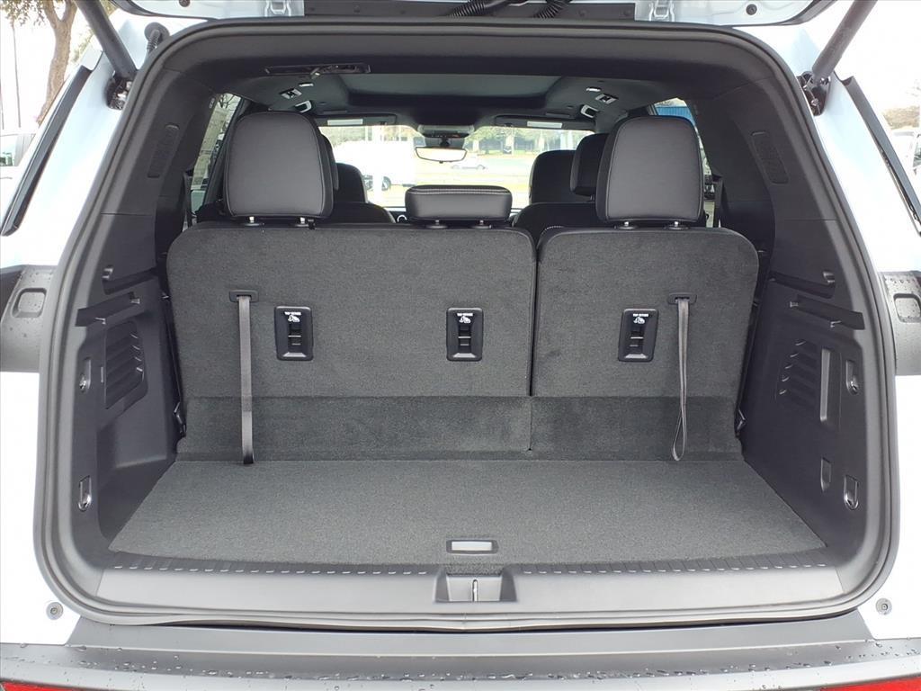 new 2026 Chevrolet Traverse car, priced at $47,286