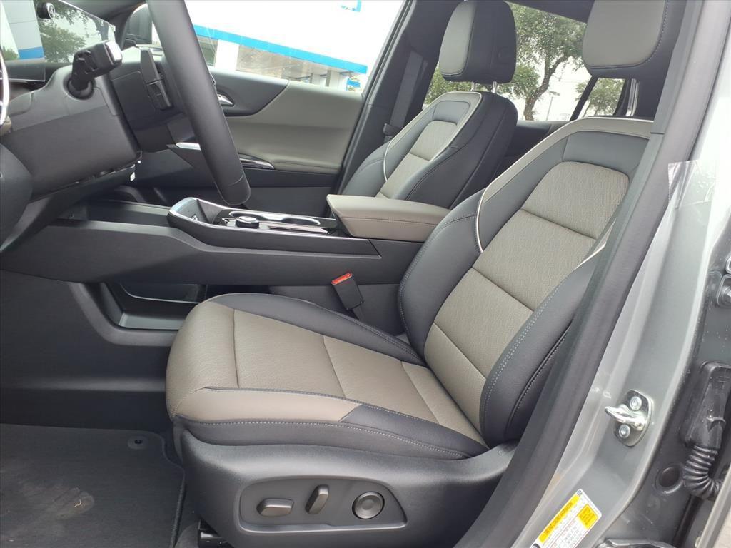 new 2026 Chevrolet Equinox car, priced at $32,850
