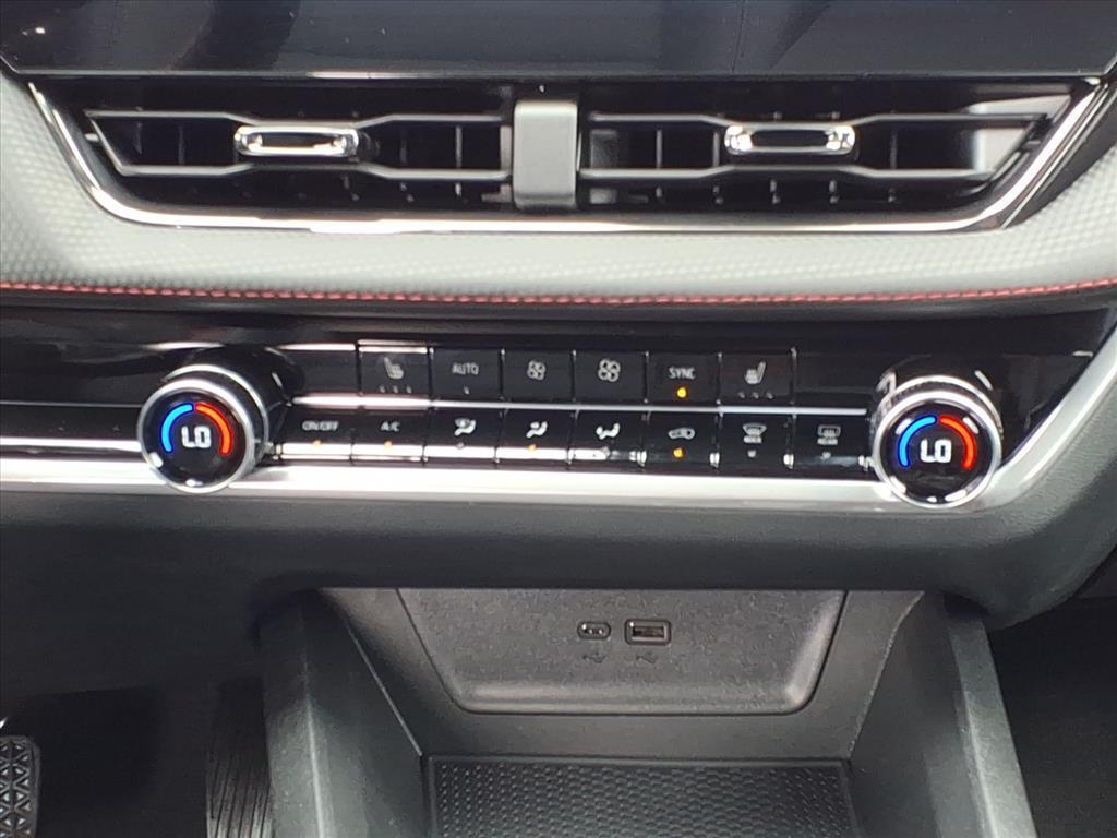 new 2026 Chevrolet Equinox car, priced at $33,689