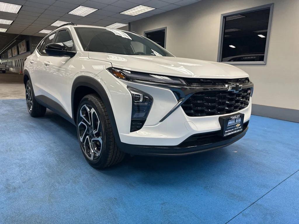 new 2025 Chevrolet Trax car, priced at $25,850