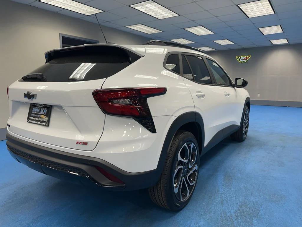 new 2025 Chevrolet Trax car, priced at $25,850