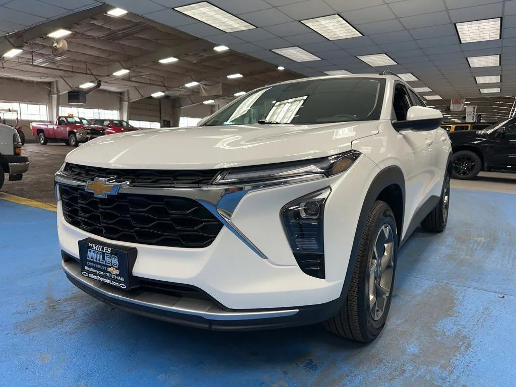 used 2025 Chevrolet Trax car, priced at $21,880