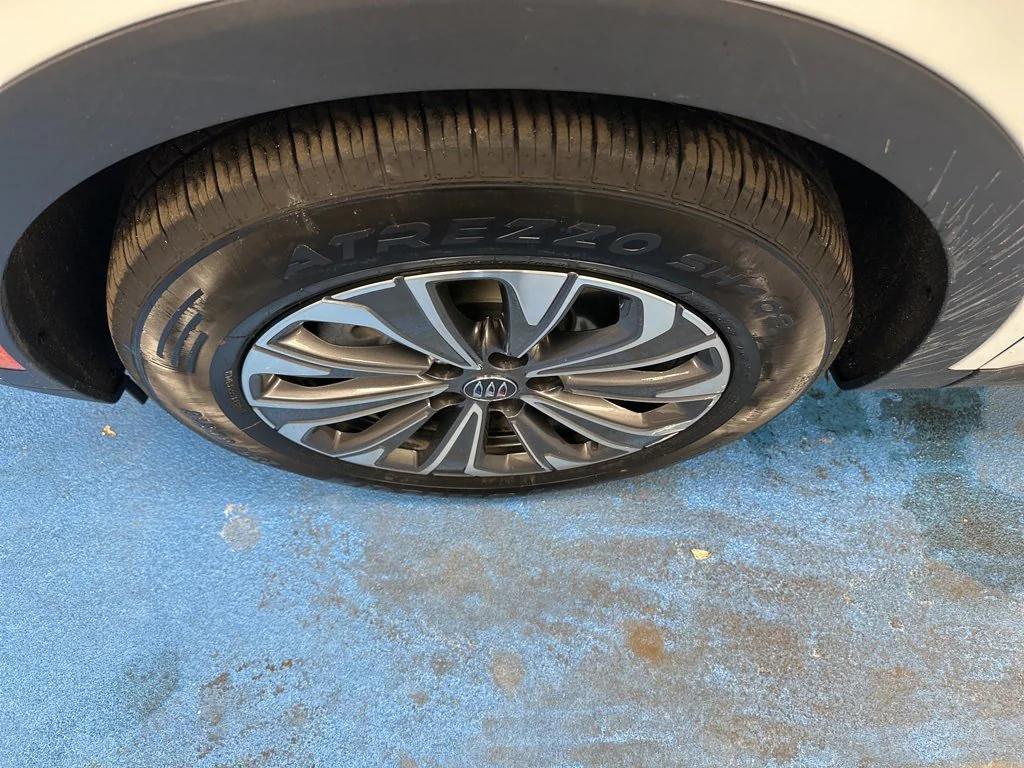 used 2024 Buick Envision car, priced at $24,990